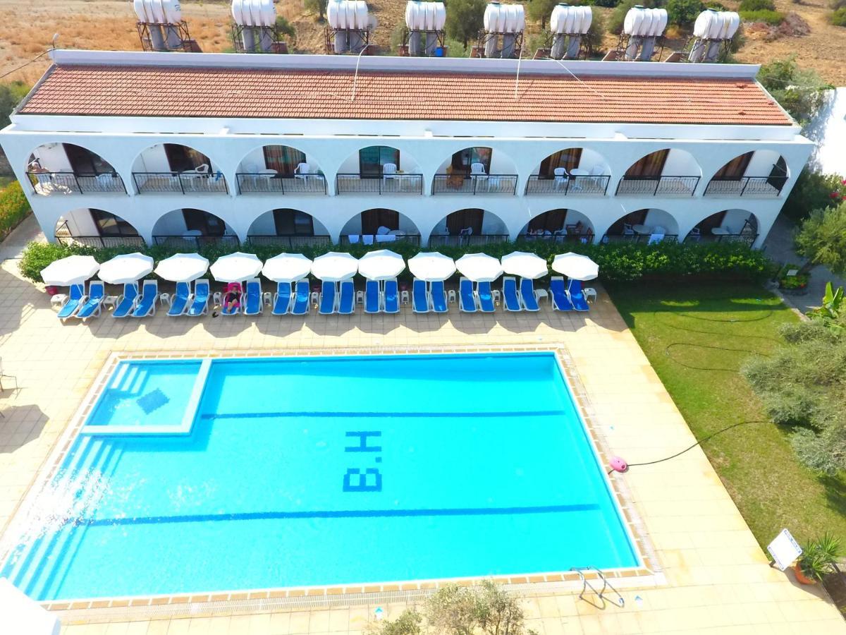 Bare Hill Holiday Apartments Krini Kültér fotó
