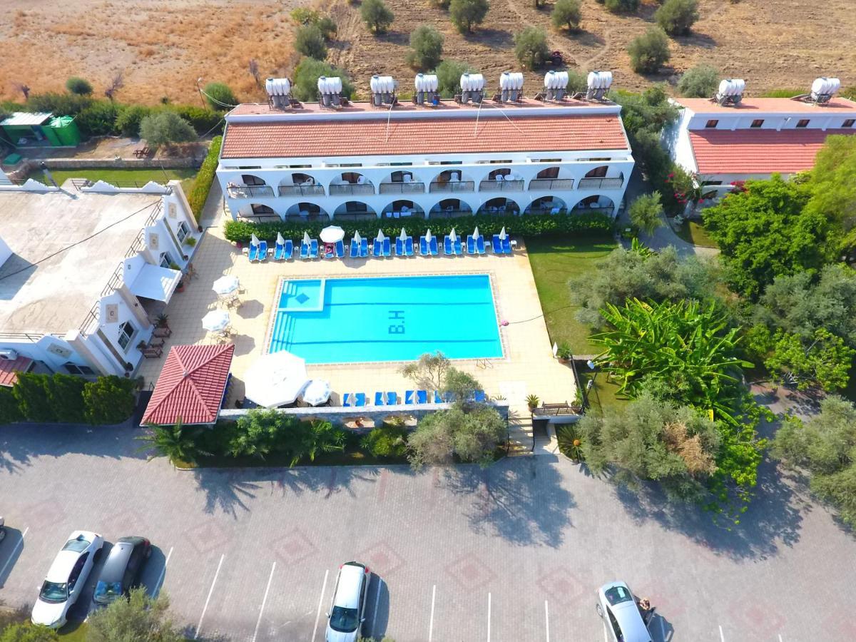 Bare Hill Holiday Apartments Krini Kültér fotó