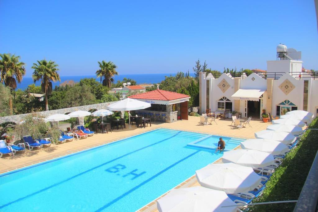 Bare Hill Holiday Apartments Krini Kültér fotó