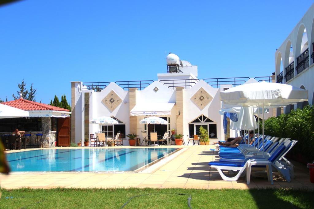 Bare Hill Holiday Apartments Krini Kültér fotó
