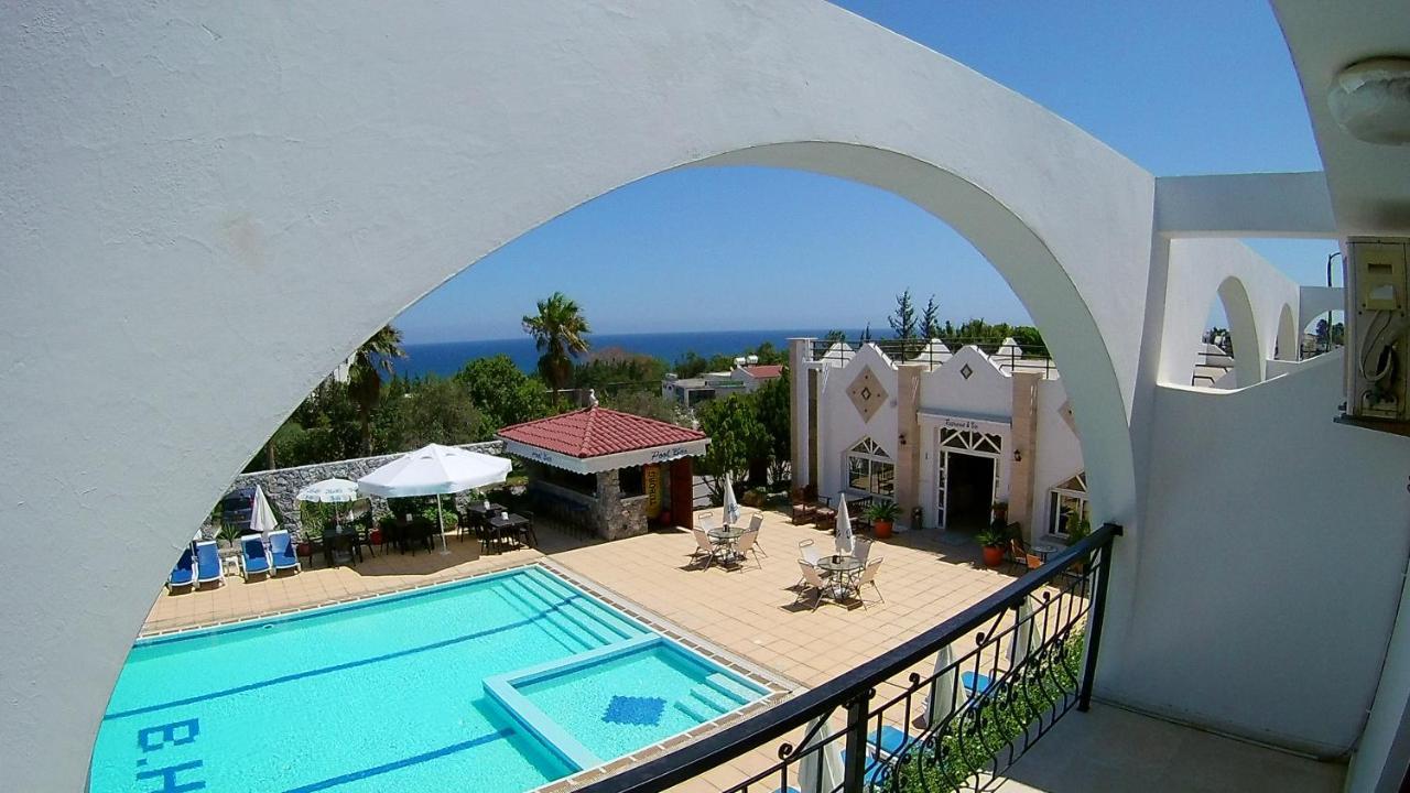 Bare Hill Holiday Apartments Krini Kültér fotó