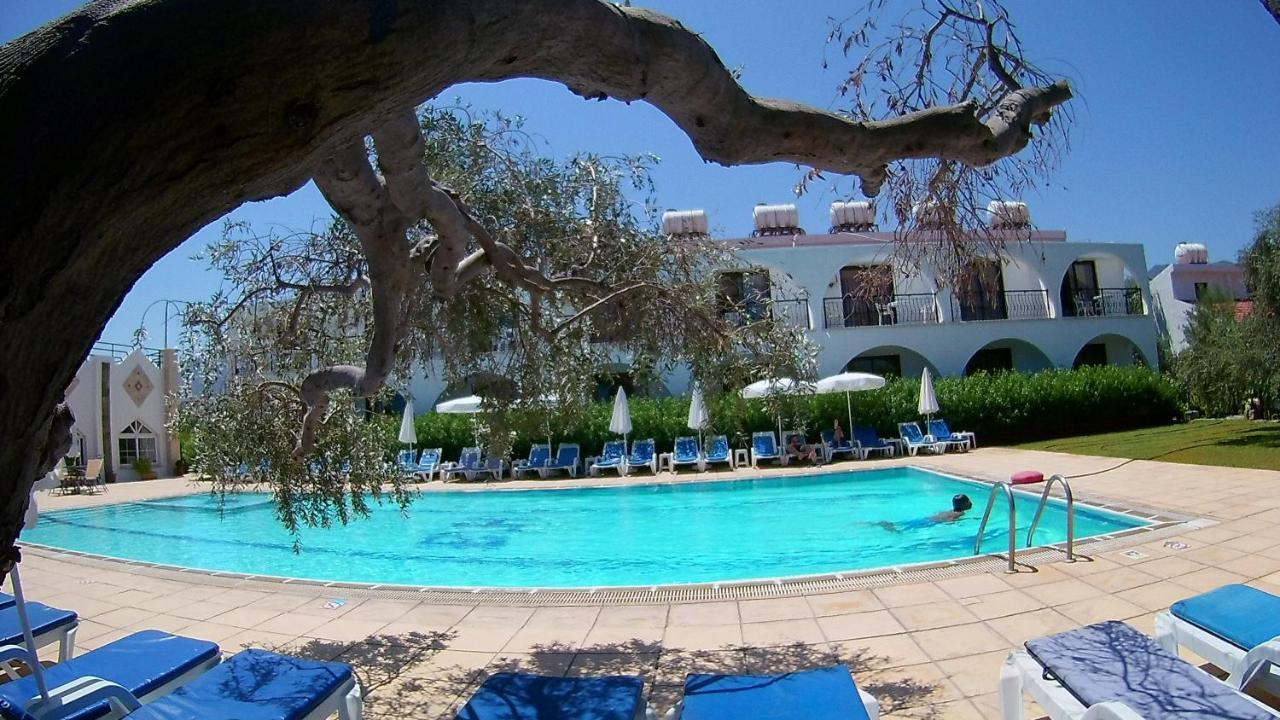 Bare Hill Holiday Apartments Krini Kültér fotó
