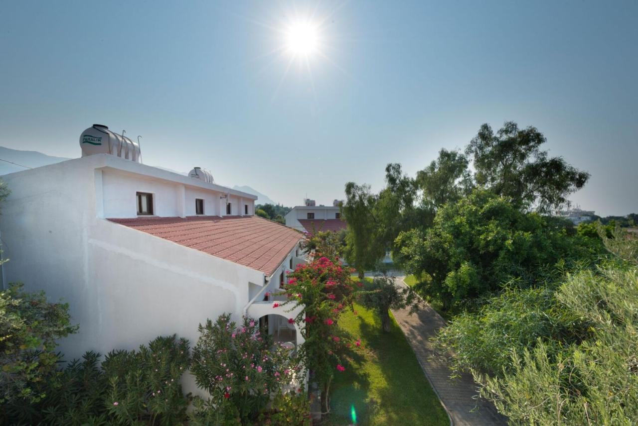 Bare Hill Holiday Apartments Krini Kültér fotó