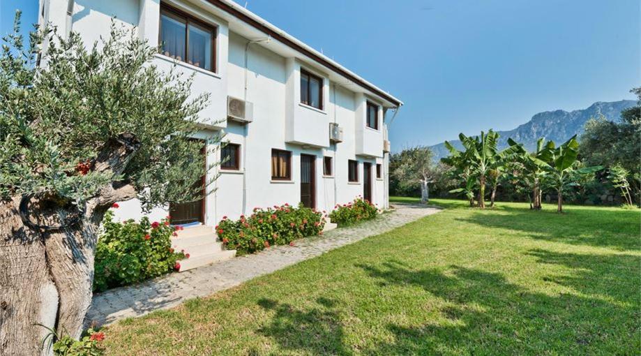 Bare Hill Holiday Apartments Krini Kültér fotó