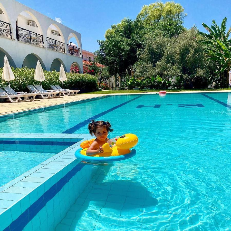 Bare Hill Holiday Apartments Krini Kültér fotó