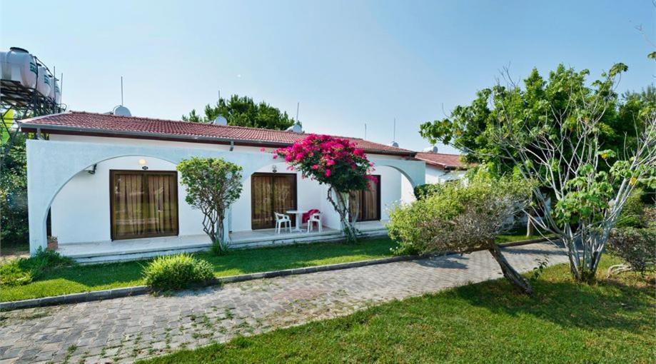 Bare Hill Holiday Apartments Krini Kültér fotó