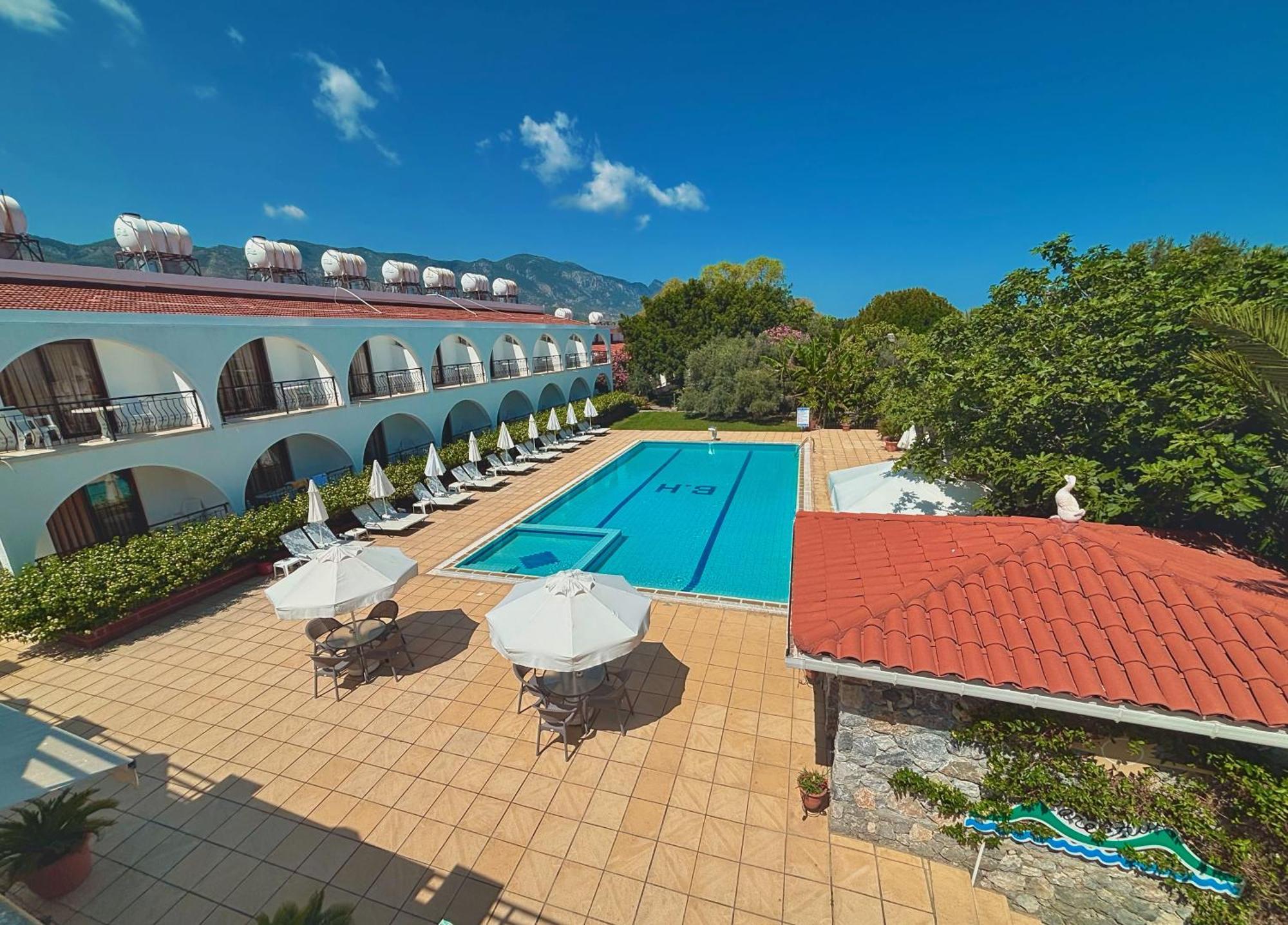 Bare Hill Holiday Apartments Krini Kültér fotó