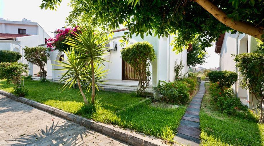 Bare Hill Holiday Apartments Krini Kültér fotó