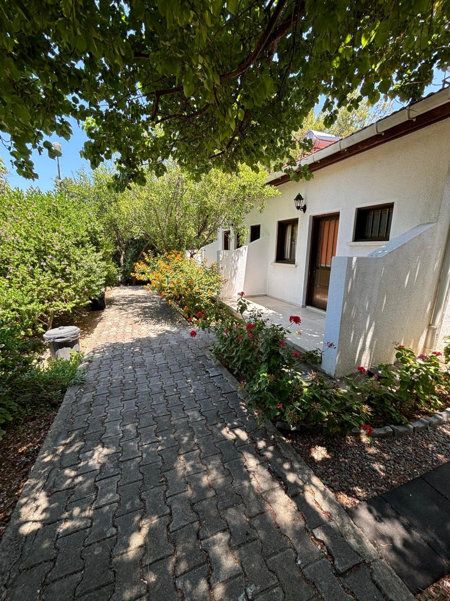 Bare Hill Holiday Apartments Krini Kültér fotó